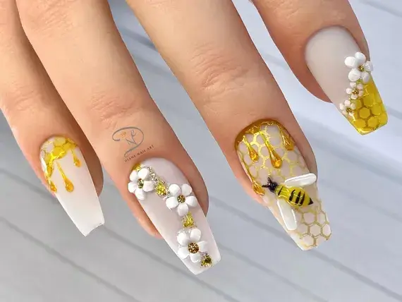 Beeswax finish nails with honeycomb elements by nailbeautyguide