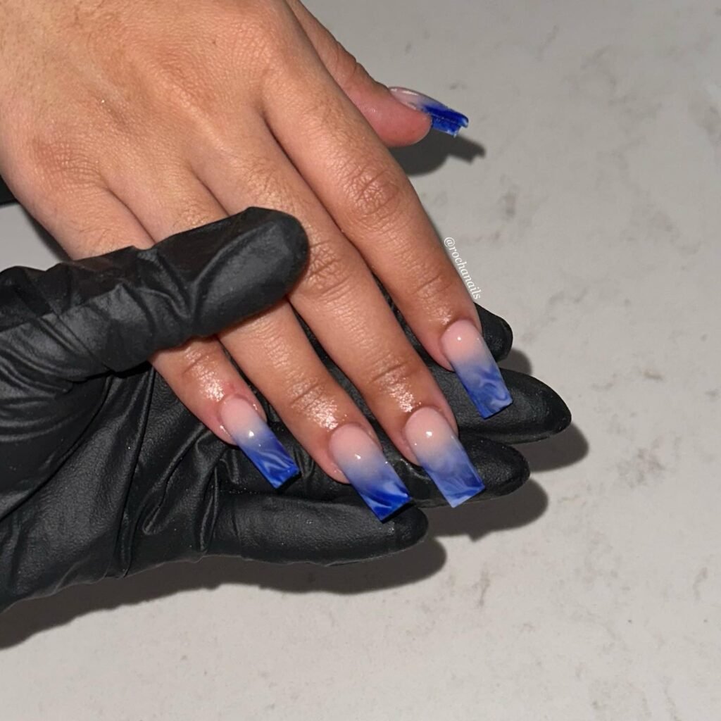 Blue shimmer effect with chrome metallic details by rochanails