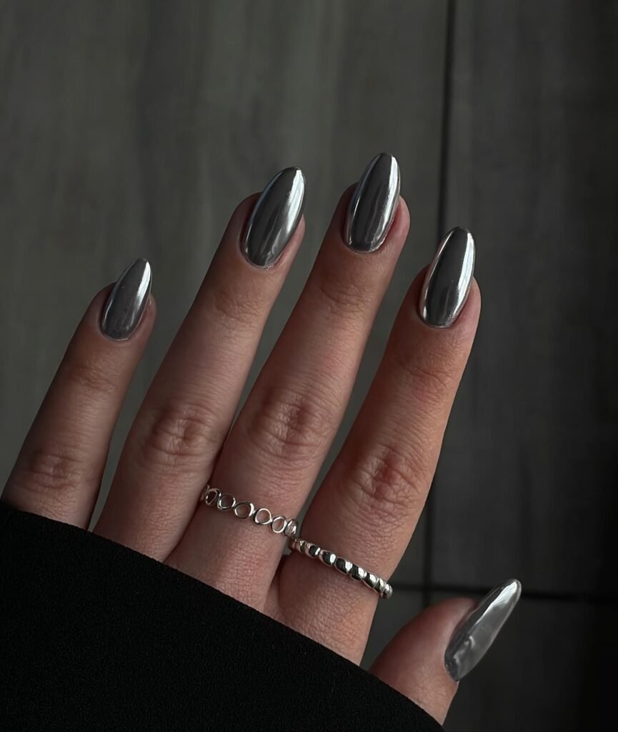 Complete silver chrome coverage by simlynail