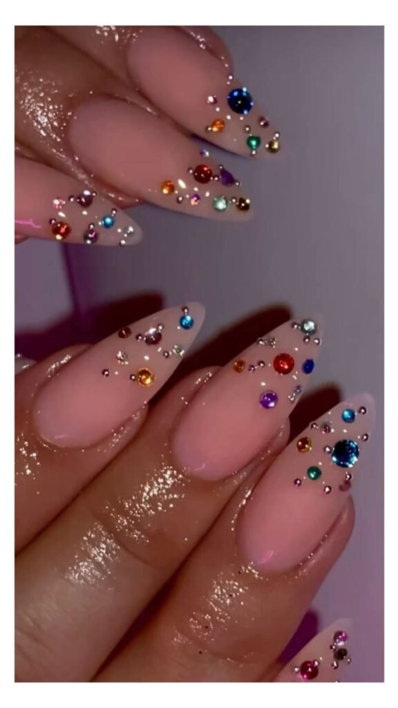 Crystal formation nails with geometric growths by nailbeautyguide