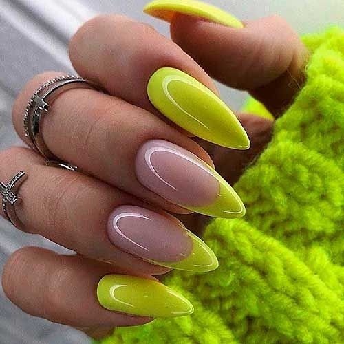 Electric neon yellow nails under UV light by lvkruss