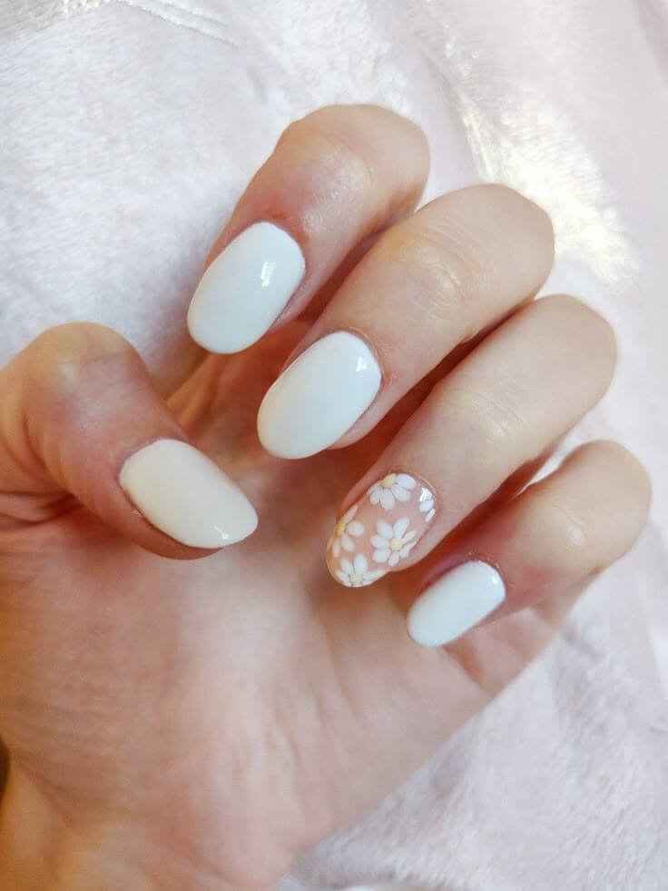 White Floral Nails by nailbeautyguide