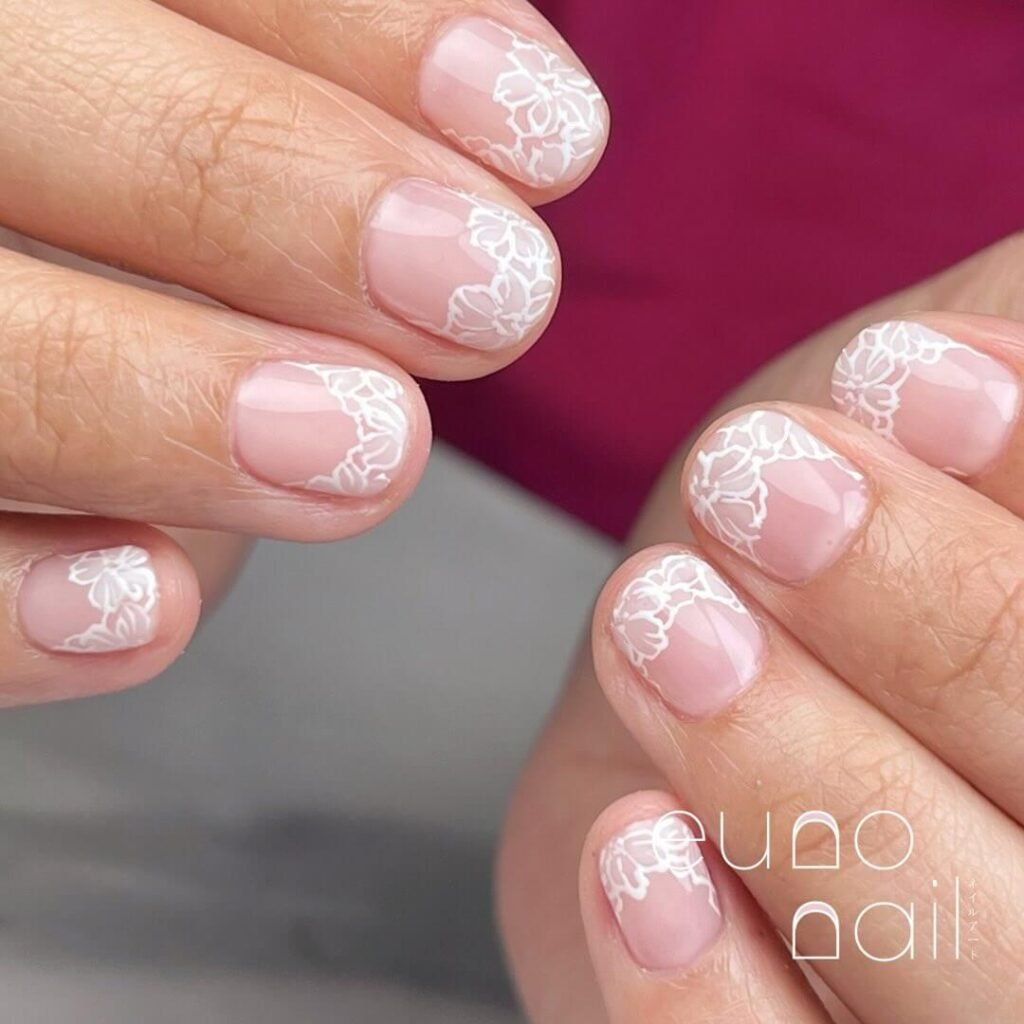 White Lace Nails by eunonail