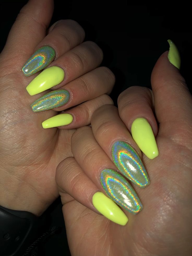 Yellow holographic nails with rainbow reflections by nailbeautyguide