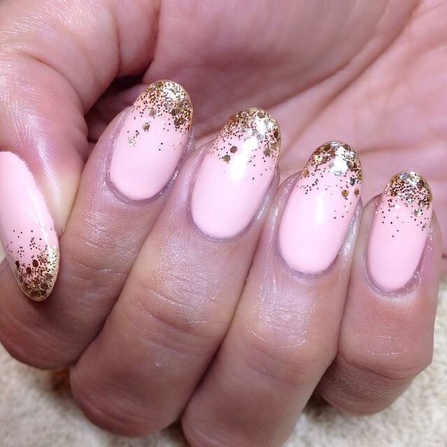 Glitter fades for a glamorous touch by sophiastylianou_

