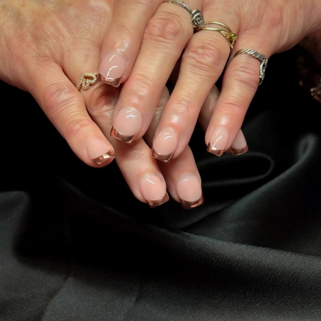Metallic copper October nails with shimmering autumn glow by aglbeauty.xo