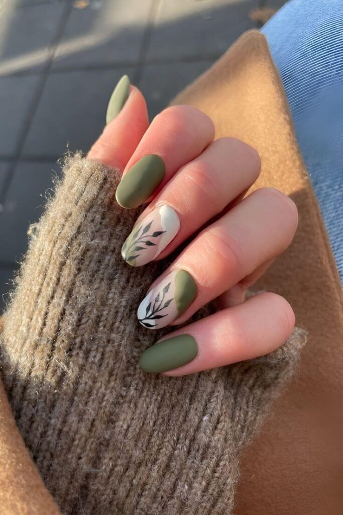 Neutral base with pressed leaf stamping by nailbeautyguide