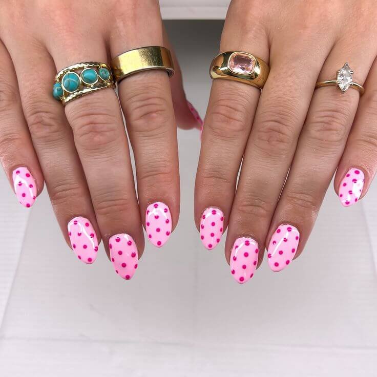Polka dot nails styled with colorful balloons by nailbeautyguide
