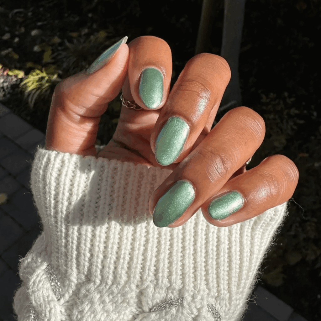 Sparkly Sage Green Shimmer Winter Manicure Pearlescent by lolo.nailedit