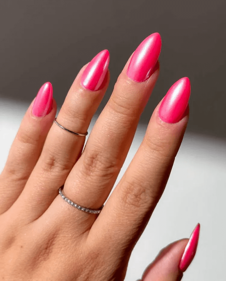 High-Shine Hot Pink Chrome Short Pointy Shape by claudia_hrnandez
